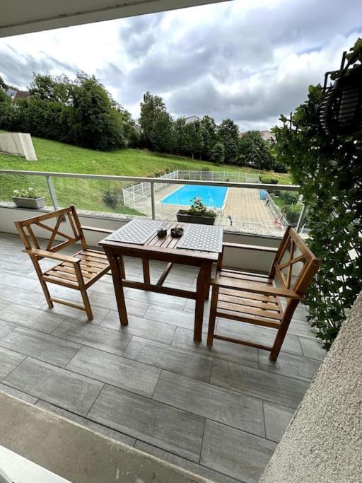 Appartement Cosy Avec Balcon Et Piscine بُيزانكون المظهر الخارجي الصورة
